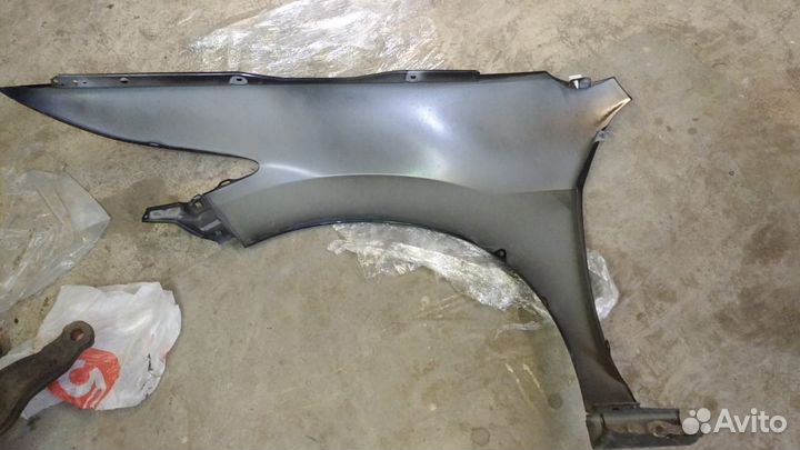 Крыло переднее чёрное Honda accord 8