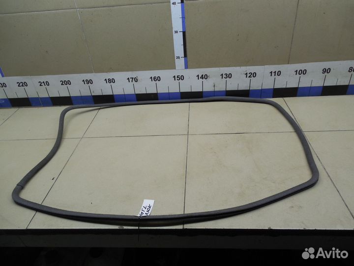 Уплотнитель (внутри) Land Cruiser (100) 1998-2007