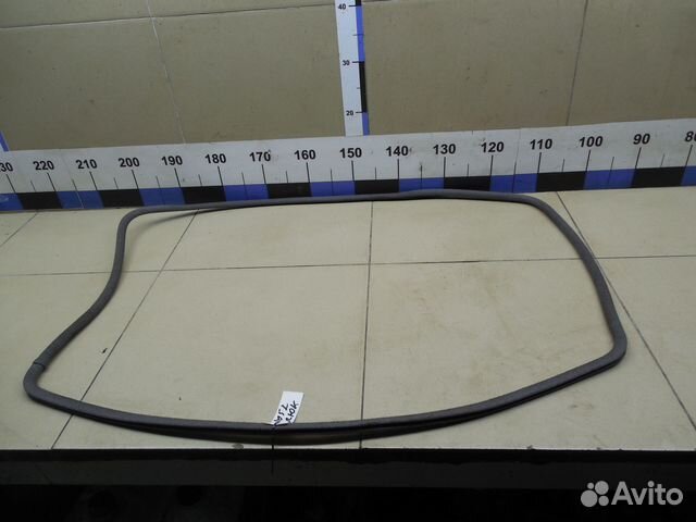 Уплотнитель (внутри) Land Cruiser (100) 1998-2007