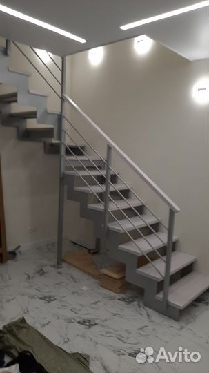 Лестница на металлокаркасе