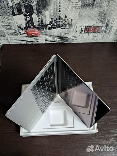 Macbook pro 13 touch bar