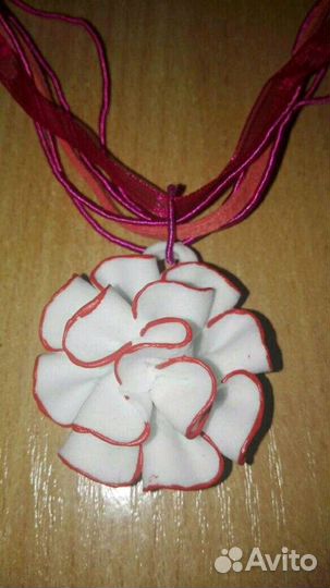 Украшение на шею