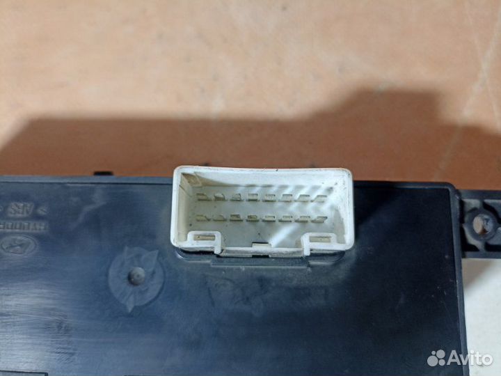 Блок управления сиденьем передний левый Hyundai