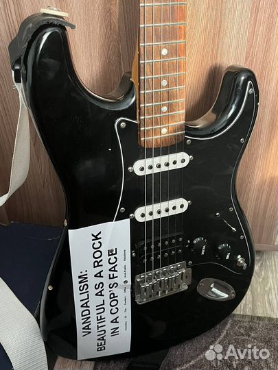 Kurt Cobain Vandalism Стратокастер