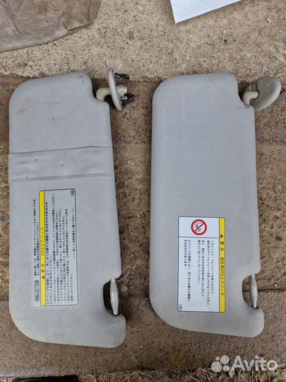 Козырёк Toyota fielder 2012