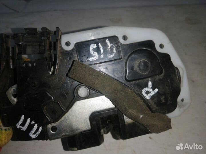 Замок двери передний правый Nissan Almera G15 2014