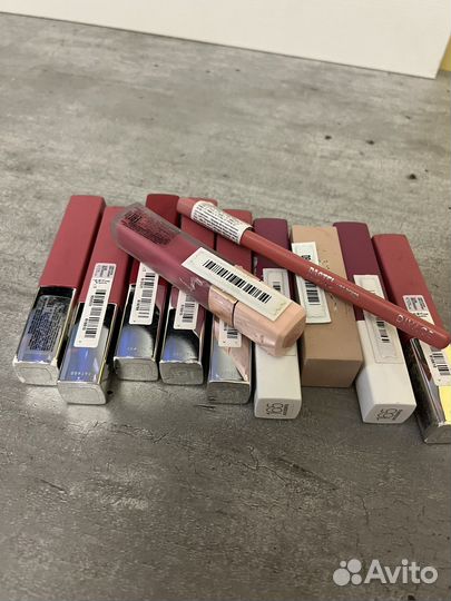 Губная стрйкая помада США мейбелин