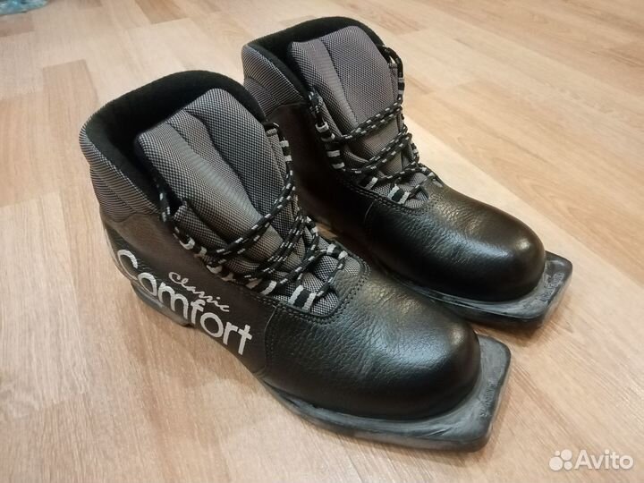 Лыжные ботинки