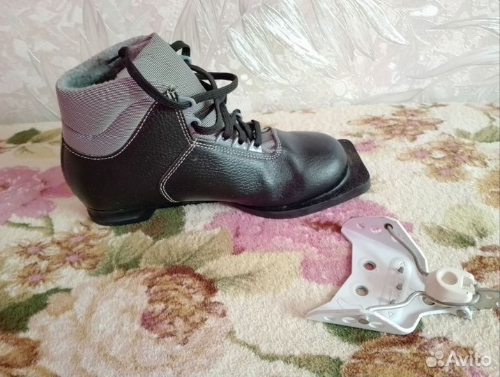 Лыжные ботинки