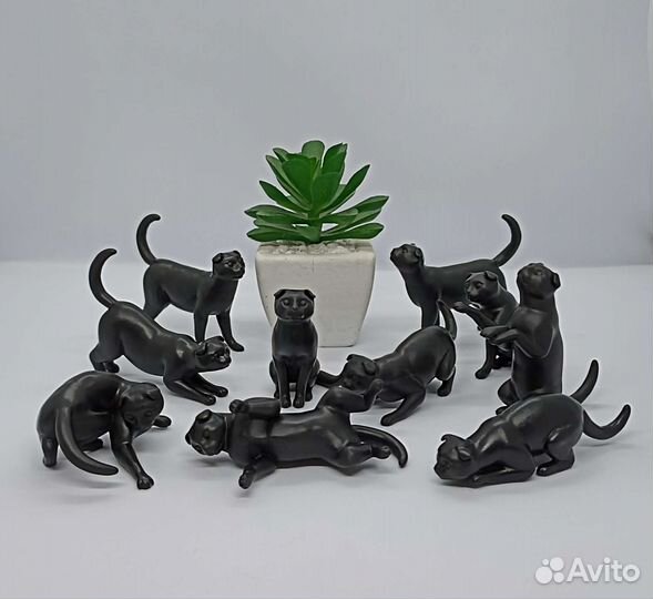 Фигурки кошки черные