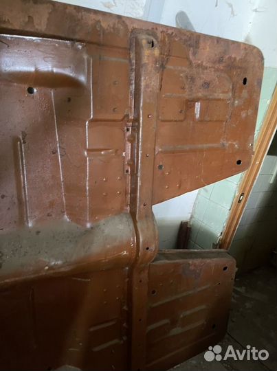 Днище на газ 21