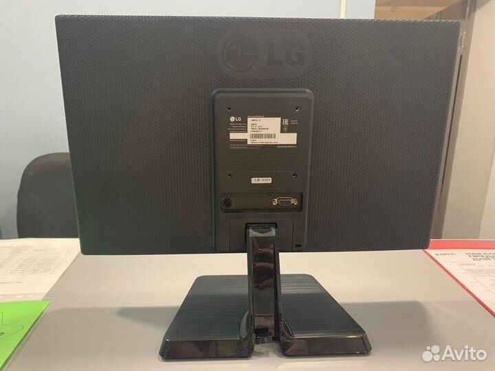 Монитор LG 19M37A