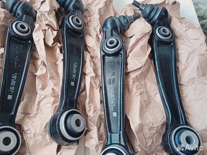 Нижн.попер.рычаг бмв 31126864821 31126864822