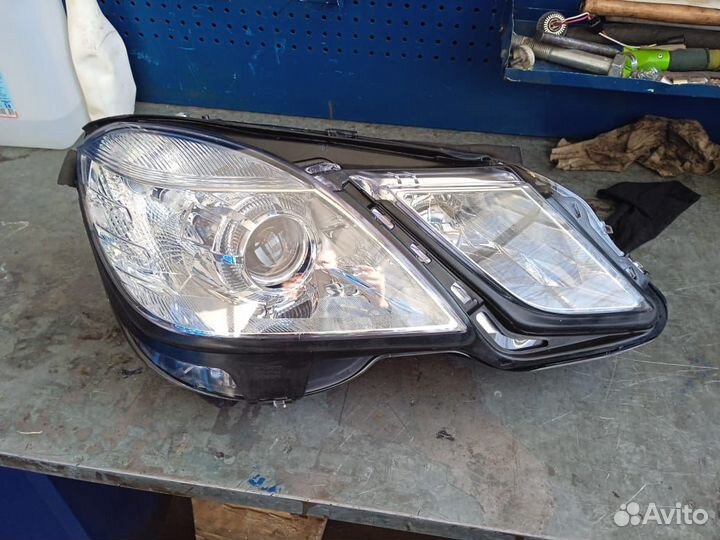 Фара передняя головного света правая