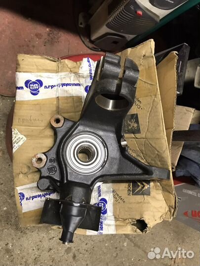 Поворотный кулак на Саманд