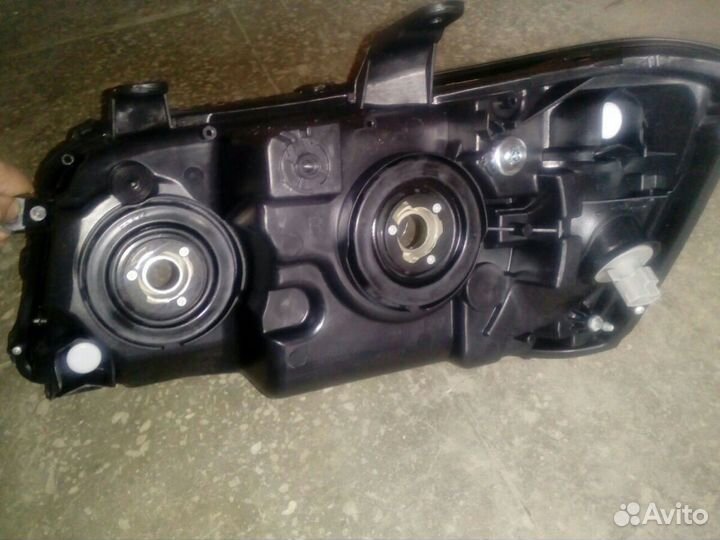 Фары Тойота Хайлендер, Клугер 03-07 г.в