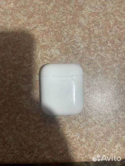 Продам airpods 1 поколения