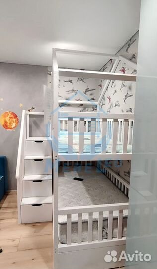 Двухъярусная кровать