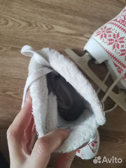 Коньки женские