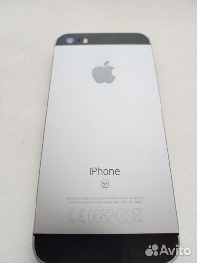 iPhone SE, 32 ГБ