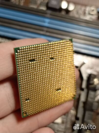 Материнская плата с процессором и памятью