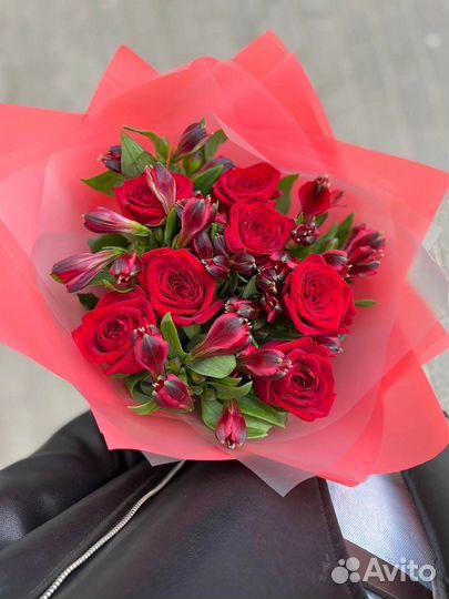 Букет альстромерия розы