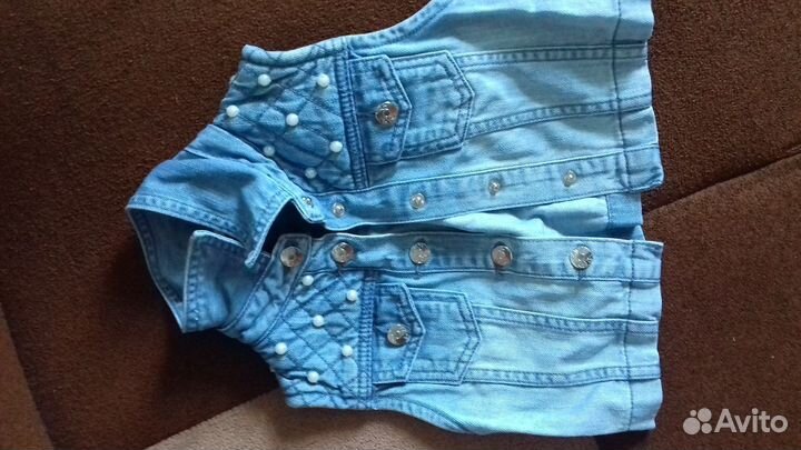Джинсовый жакет,жилетка и 3 пары джинс(98-104),фут