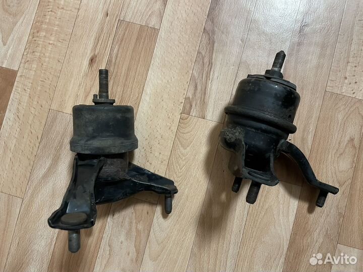 Подушка двигателя camry 40
