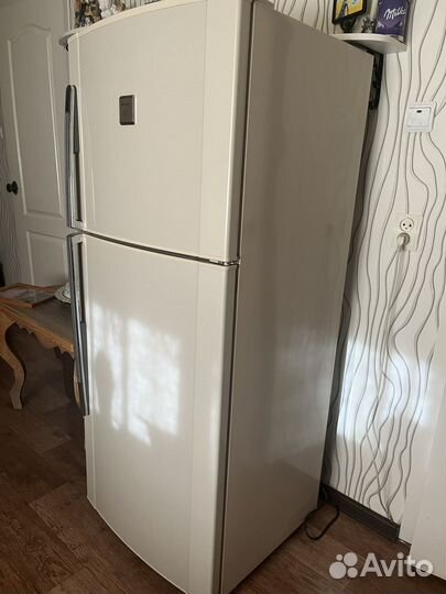 Холодильник sharp