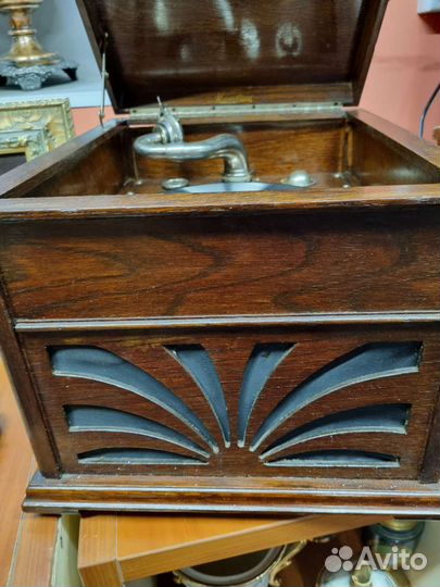 Антикварный патефон Maxiton.Англия