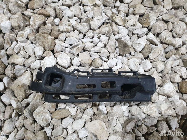 Кронштейн заднего бампера Шевроле Круз Cruze