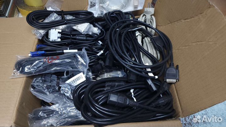 Кабель dvi, usb, питание 220в