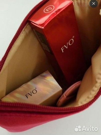 Набор косметический пудра, крем, спонж