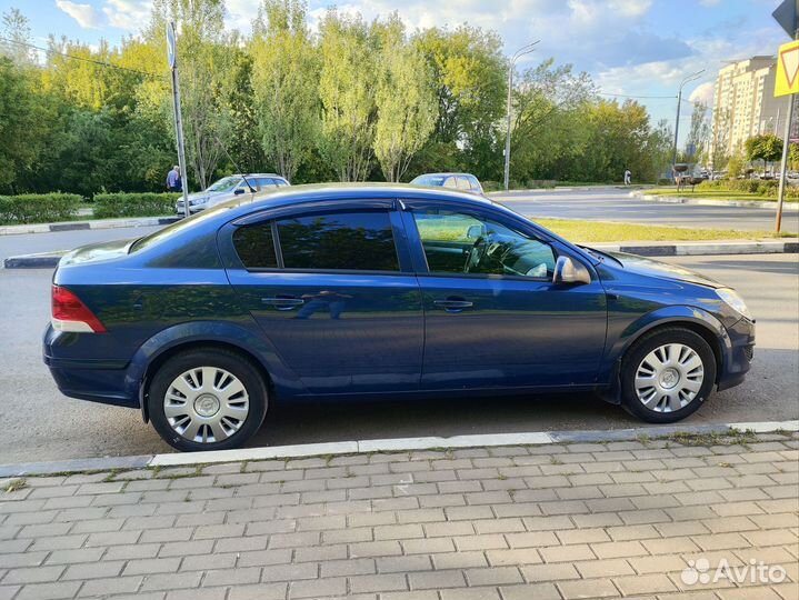 Opel Astra 1.6 МТ, 2010, 253 000 км