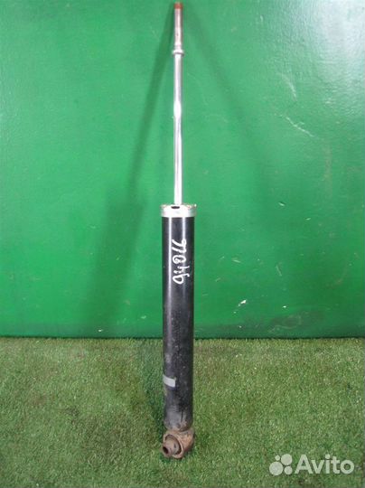 Стойка амортизатора задняя Toyota Auris E18 2015