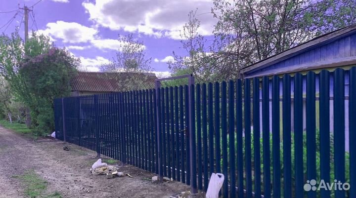 Заборы из евроштакетника под ключ новые