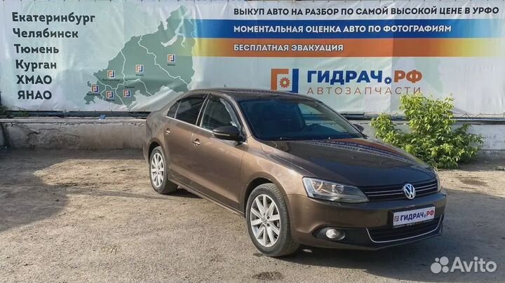 Покрытие напольное ковролин Volkswagen Jetta (A6)