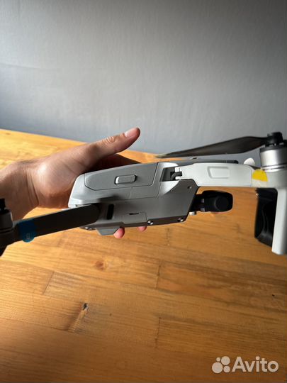 Квадрокоптер DJI Mavic Air 2