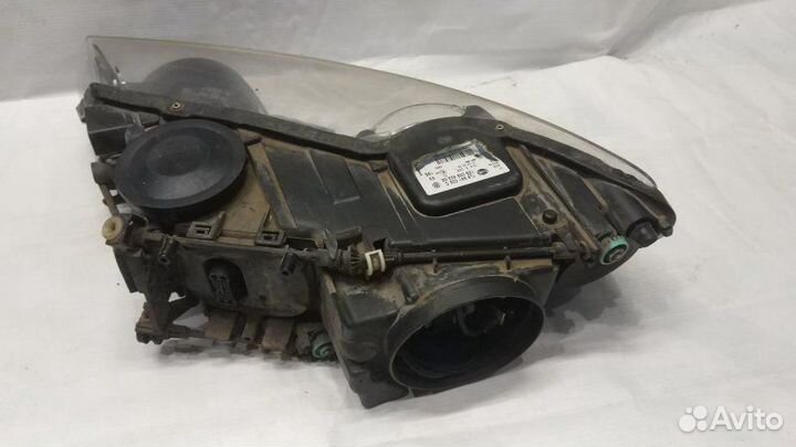 Фара правая Volkswagen Touareg 2010 7L6941032C