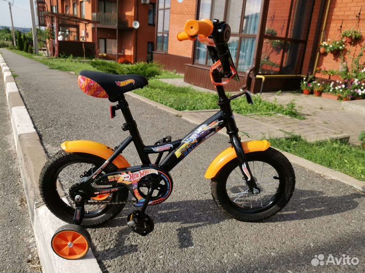 Детский трехколесный велосипед новый