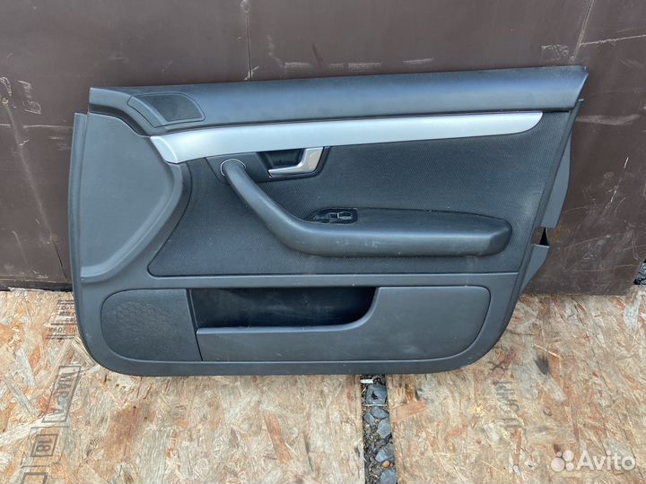 Обшивка двери передней правой Audi A4 B6