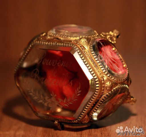 Антикварный ларчик для драгоценностей бижутерии