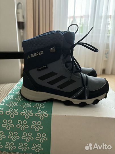 Кроссовки демисезонные детские adidas terrex 33