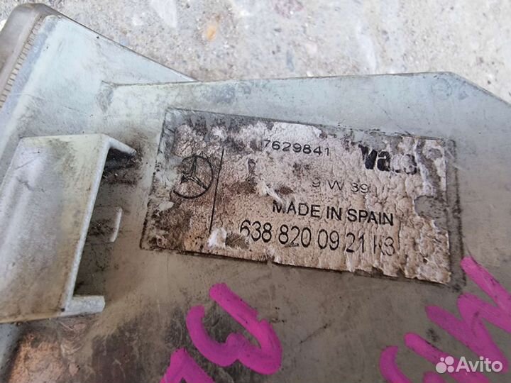 Поворотник правый Mercedes-Benz Vito W638