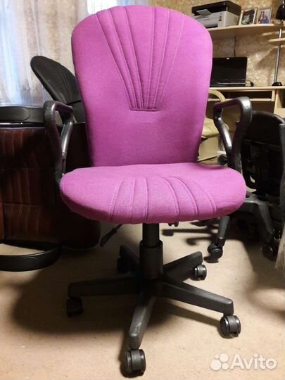 Компьютерные кресла новые