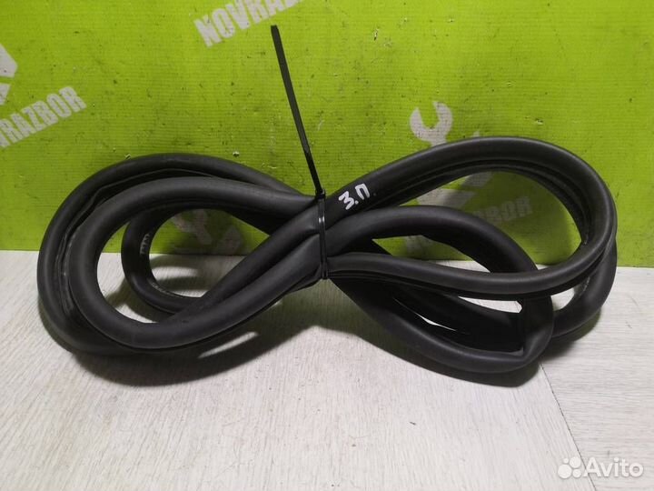 Уплотнитель двери Рено Клио 2 Симбол