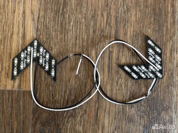 Стрелки-повторители сигнала поворота