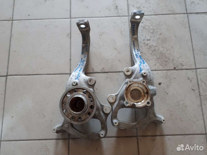 Поворотный кулак левый правый W213