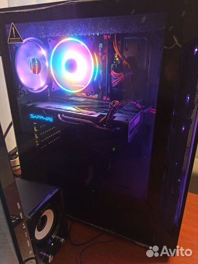 Мощный игровой компьютер с монитором