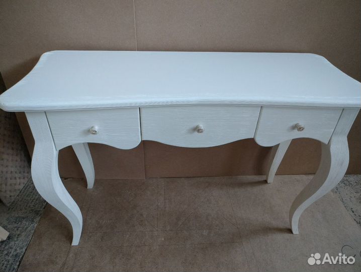 Туалетный столик